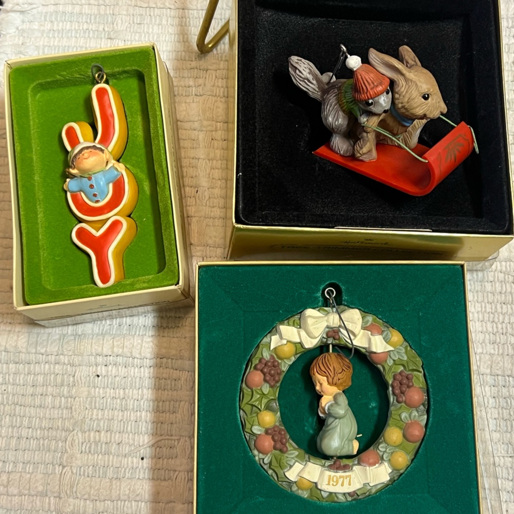 ✨✨✨SoLD✨✨ vintage Hallmark Christmas ornaments